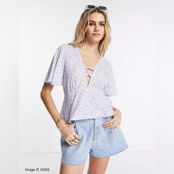 Lilac Tea Blouse Angel Sleeve Twist Front Peplum Hem Size 2 - Picture 5 of 6